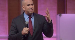 Cory Booker Dodges on Eliminating Private Health Insurance