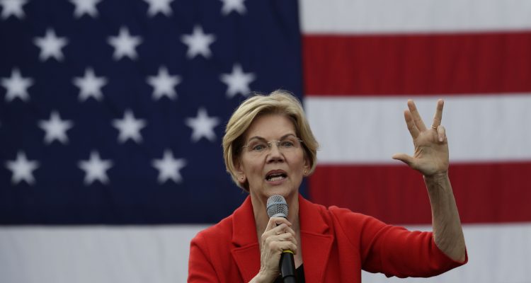 Elizabeth Warren Proposes Completely ‘Suspending Deportations’