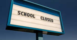 In Blue States, Thousands of Schools Close or Go Remote